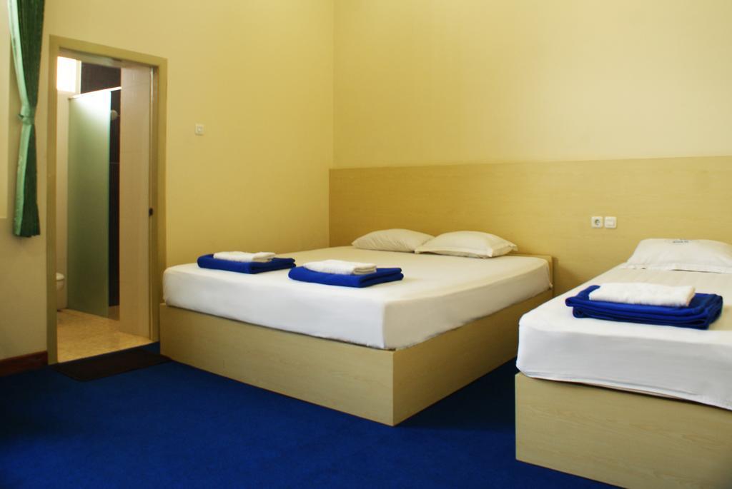 Hotel Trio Surakarta  Room photo
